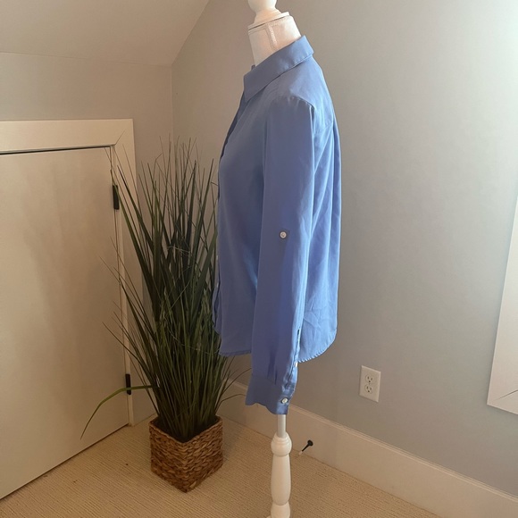 Lands’ End Outfitters women’s rolled sleeve soft blouse in true blue 4 EUC - Picture 4 of 7